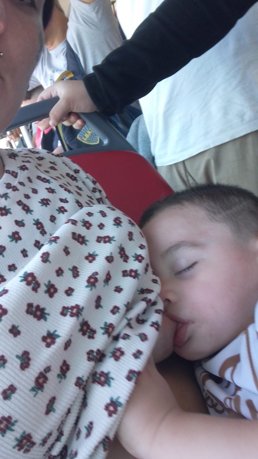 Nesesito comprar comida para mí i mí bebe